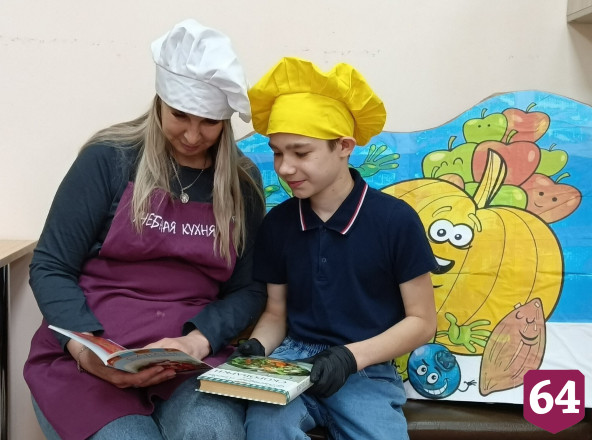 Саратовские бабушки с внуками готовили завтраки народов России